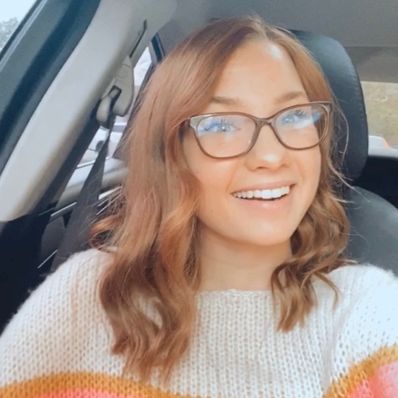 Meet your Posher, Hannah - Picture 1 of 1